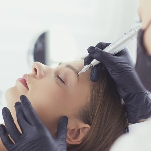 MICROPIGMENTACIÓN  CEJAS