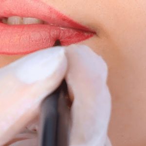 MICROPIGMENTACIÓN DE LABIOS